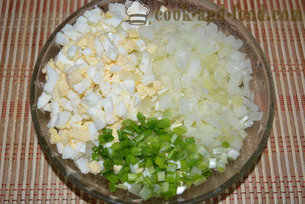 Sibuyas salad ng sibuyas na may itlog at mayonesa - kung paano magluto ang sibuyas salad, ang isang hakbang-hakbang recipe litrato