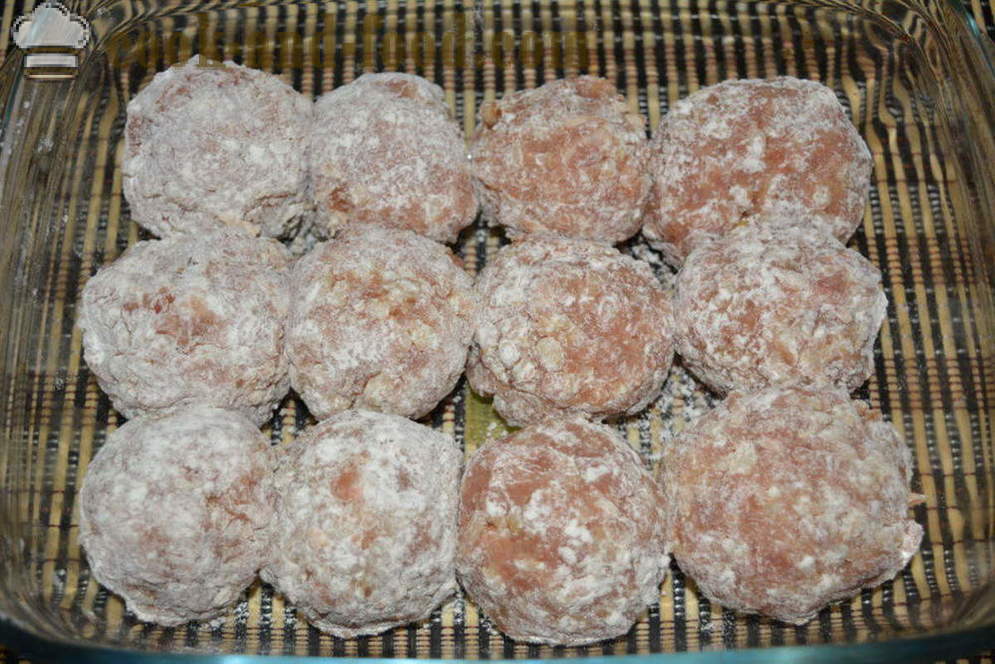 Bola-bola ng tinadtad na karne na may barley sa oven - kung paano magluto meatballs na may sarsa, ang isang hakbang-hakbang recipe litrato