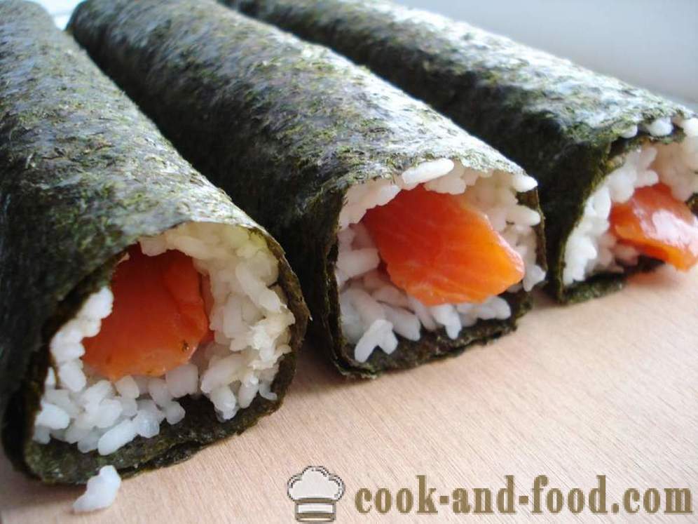 Sushi roll na may kanin at pulang isda - kung paano magluto ng sushi roll sa bahay, hakbang-hakbang recipe litrato