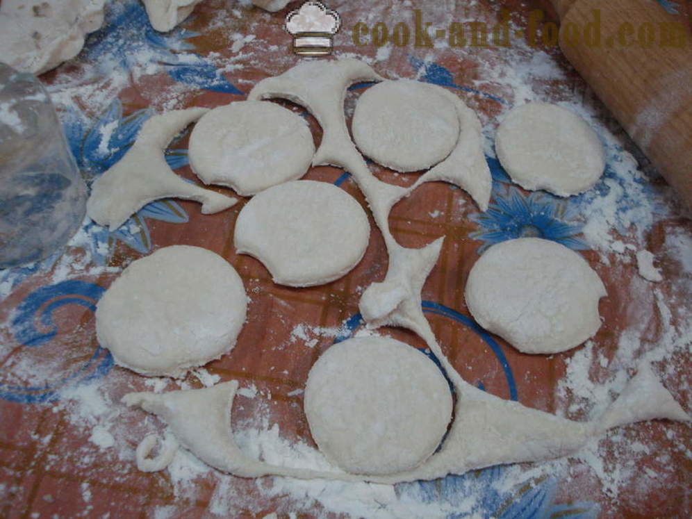 Dumplings na may mushroom - kung paano magluto dumplings na may mushroom, isang hakbang-hakbang recipe litrato