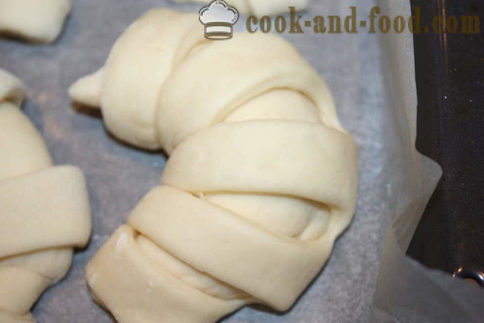 Croissants may leche flan - kung paano gumawa ng croissant sa bahay, hakbang-hakbang recipe litrato