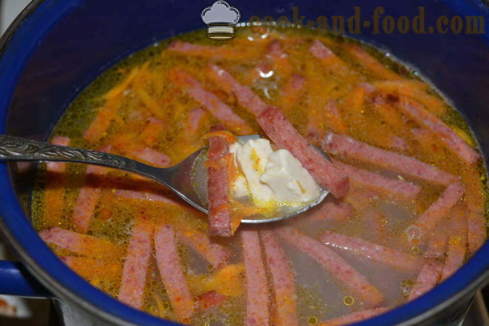 Keso sopas na may tinunaw na keso, pasta at sausage - kung paano magluto cheese soup na may naproseso na keso, ang isang hakbang-hakbang recipe litrato