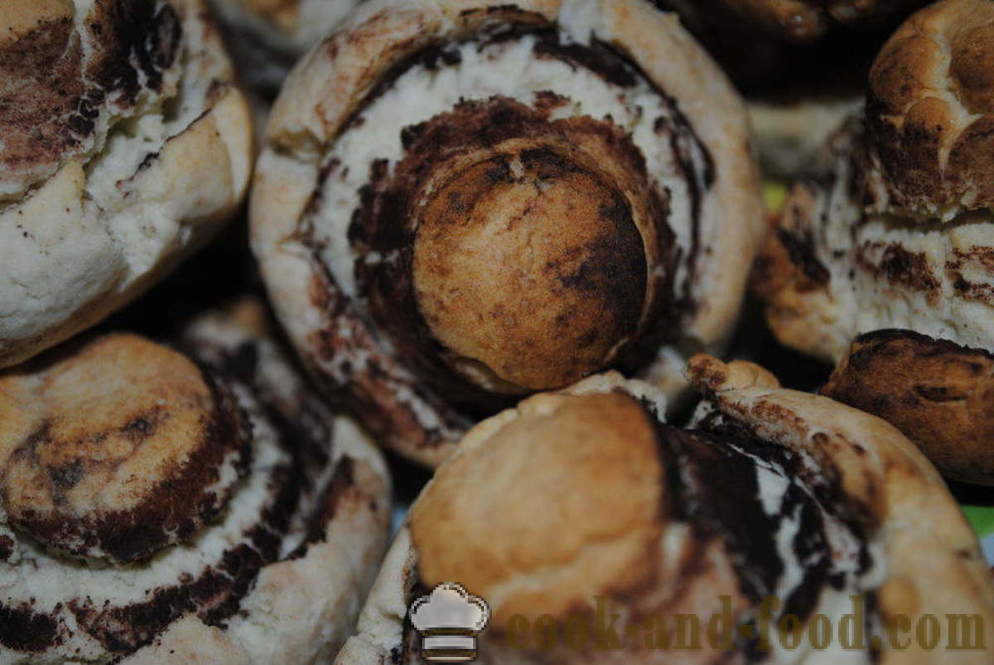 Masarap na lutong bahay na cookies na may almirol mushroom - kung paano magluto biskwit champignons, sunud-sunod na recipe litrato