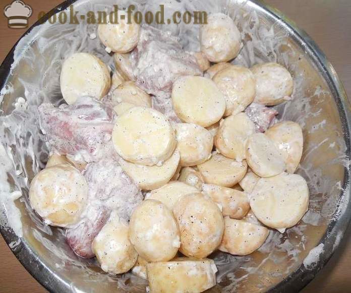 Delicious bagong patatas inihurnong sa oven na may karne - bilang masarap na lutong bagong patatas sa butas, ang recipe na may mga larawan, hakbang-hakbang