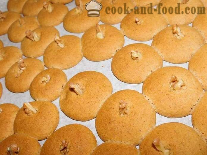 Honey cookies na may kanela at nuts nag-aapura - recipe na may mga larawan, hakbang-hakbang kung paano gumawa ng mga cookies honey