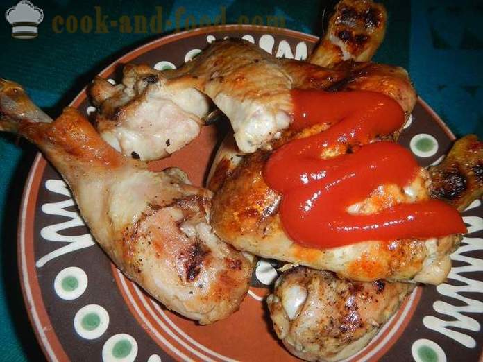 Roasted chicken sa grill - kung paano masarap na inihaw na manok sa grill, ang recipe na may isang larawan.