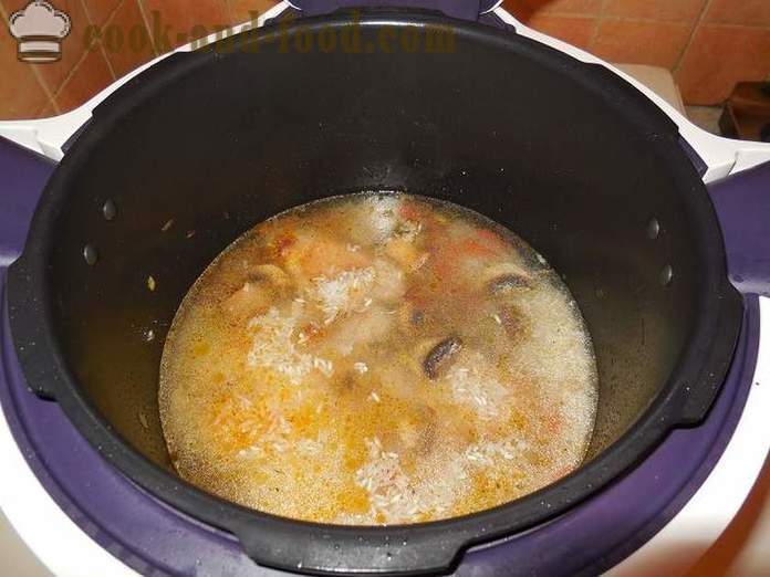 Rice na may manok at mushroom sa multivarka o kung paano magluto risoto sa multivarka, sunud-sunod na recipe na may mga larawan.