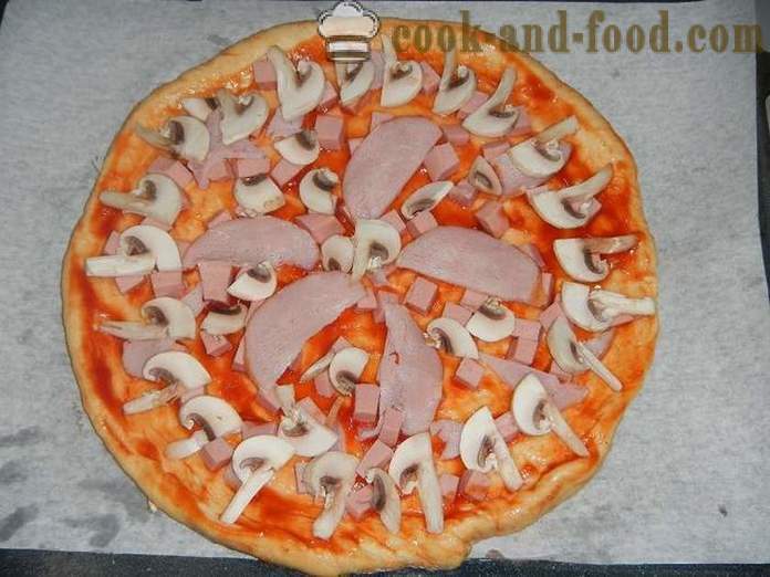 Homemade pizza sa oven - isang hakbang-hakbang recipe na may isang larawan ng masarap na pizza lebadura kuwarta