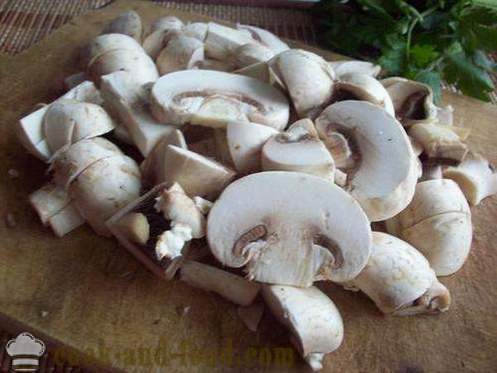 Pritong mushroom na may kulay-gatas o cream. Simple at masarap na recipe na may sunud-sunod na mga larawan.