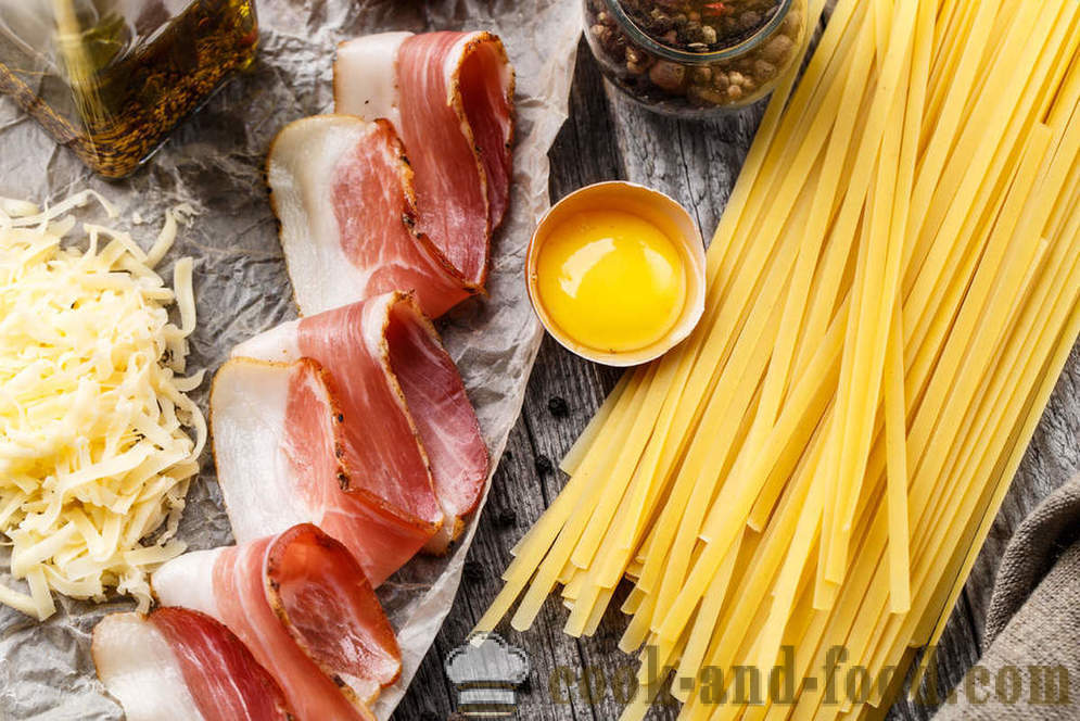 Italian cuisine: pasta carbonara tatlong mga recipe na may cream