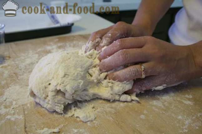 Dough recipe at pizza sauce sa pamamagitan ng Jamie Oliver