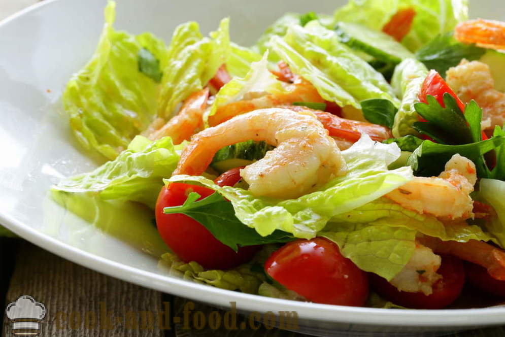 Recipe: Bitamina salad na may gulay, hipon at pagkaing-dagat